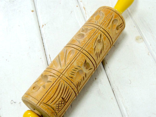 模様・木製・イエローハンドル・US 回転式・50s ビンテージ・ローリングピン・めん棒 ・クッキー型
