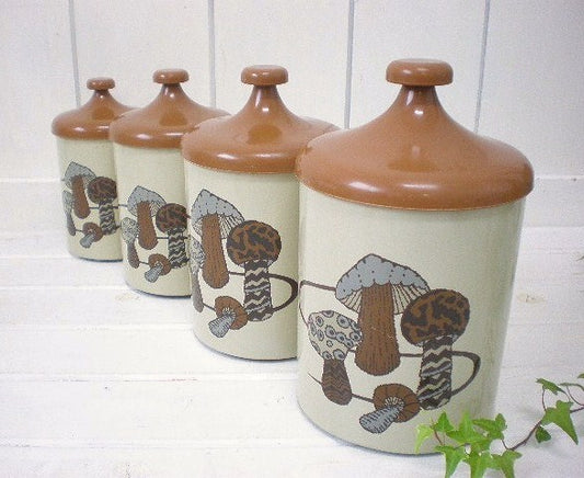 USA　きのこ柄・ティン製・アンティーク・キャニスター4個セット