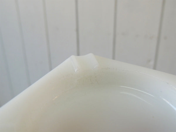 デコ・レトロモダン・八角形 シンプルデザイン・ミルクガラス・ヴィンテージ・灰皿・アシュトレイ・US