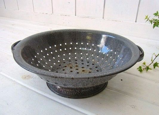 ホーロー製・脚付き・アンティーク・コランダー・水切りボウル・USA(キッチン&ガーデニング)