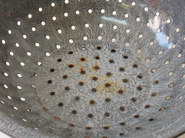 ホーロー製・脚付き・アンティーク・コランダー・水切りボウル・USA(キッチン&ガーデニング)