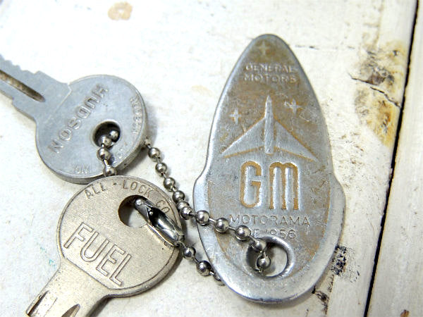 【1956's・GM・スペーシーデザイン】シボレー・キャデラック・キーホルダー・古鍵2本付き