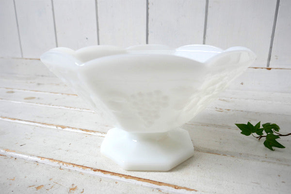 アンカーホッキング ぶどう柄 ミルクガラス 8角形 脚付き 60's ヴィンテージ フルーツボウル