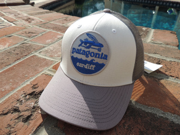 【パタゴニア・Flying-Fish】カーディフ限定・キャップ&ステッカー1枚/WHI