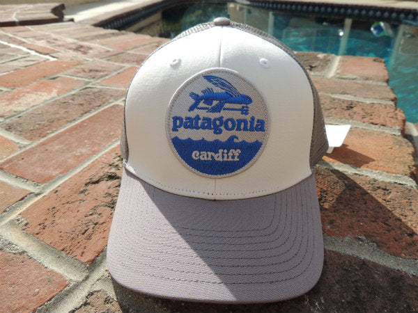 【パタゴニア・Flying-Fish】カーディフ限定・キャップ&ステッカー1枚/WHI