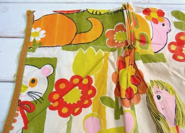 レトロな女の子&動物柄・ヴィンテージ・カーテン　USA