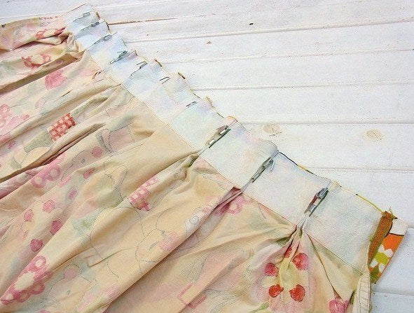 レトロな女の子&動物柄・ヴィンテージ・カーテン　USA