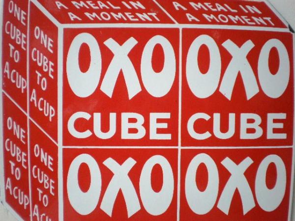 イギリス　OXOキューブ柄アンティーク・サイン