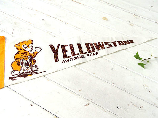 【1960's~イエローストーン国立公園・子クマ柄】ヴィンテージ・ペナント・旗 ・フラッグ・USA