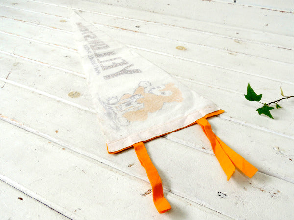 【1960's~イエローストーン国立公園・子クマ柄】ヴィンテージ・ペナント・旗 ・フラッグ・USA