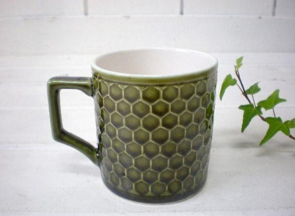 レトロなウロコ柄　陶器製ヴィンテージ・マグカップ
