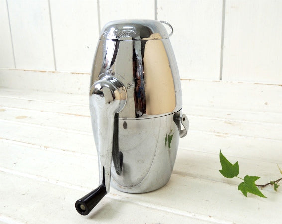 【ICE-O-MAT】スペーシーなクロム製・手動式・ヴィンテージ・アイスクラッシャー USA