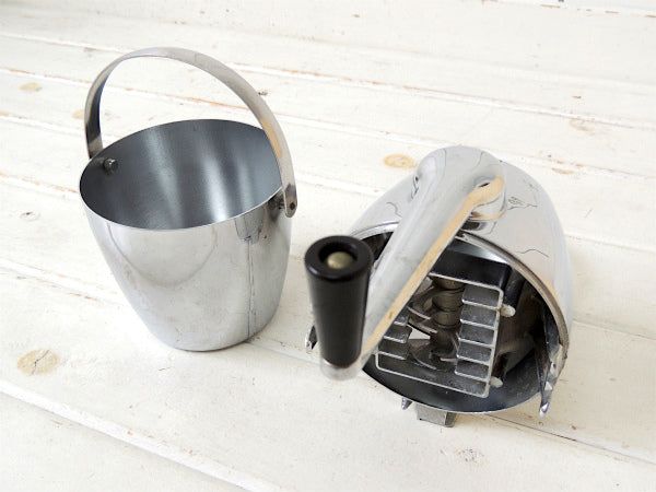 【ICE-O-MAT】スペーシーなクロム製・手動式・ヴィンテージ・アイスクラッシャー USA