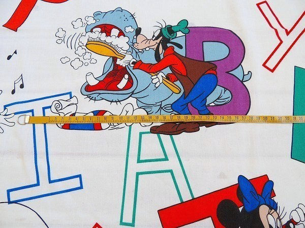 【ミッキー&フレンズ】アルファベット柄・ヴィンテージ・フラットシーツ(1/2) USA