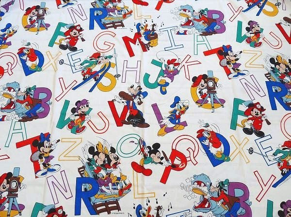 【ミッキー&フレンズ】アルファベット柄・ヴィンテージ・フラットシーツ(1/2) USA