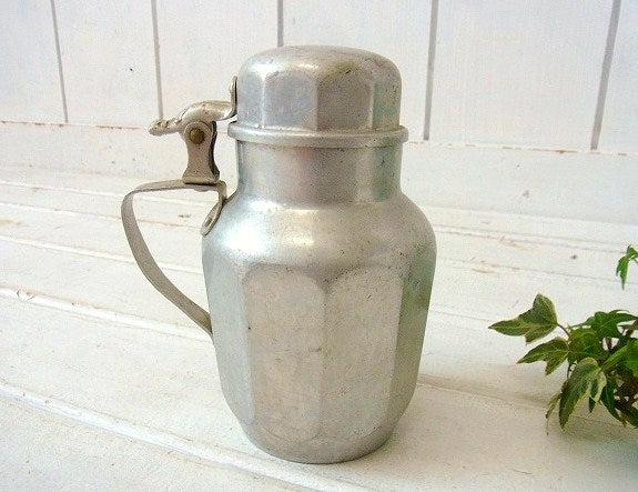 小さなアンティーク・アルミポット/水差し　USA