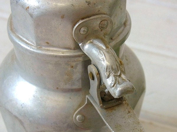 小さなアンティーク・アルミポット/水差し　USA