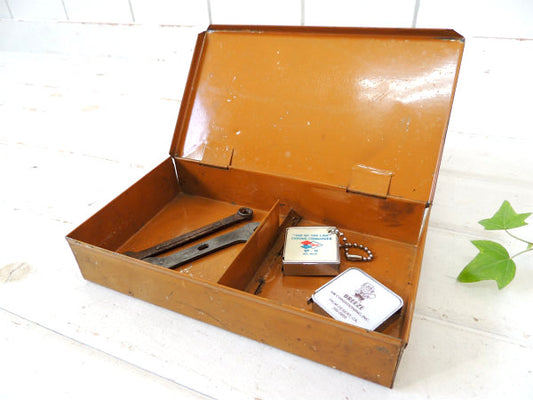 【AUTOMOTIVE】工業系・ブリキ製・仕切り付き・ビンテージ・工具ケース・モーター系