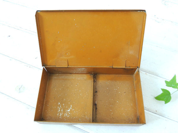 【AUTOMOTIVE】工業系・ブリキ製・仕切り付き・ビンテージ・工具ケース・モーター系