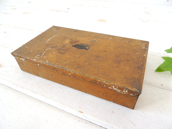 【AUTOMOTIVE】工業系・ブリキ製・仕切り付き・ビンテージ・工具ケース・モーター系