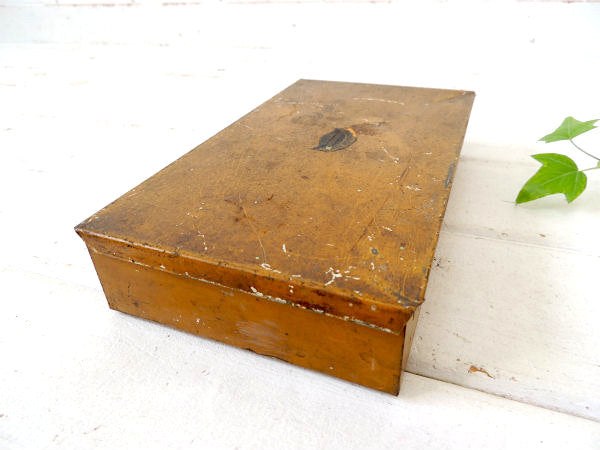 【AUTOMOTIVE】工業系・ブリキ製・仕切り付き・ビンテージ・工具ケース・モーター系