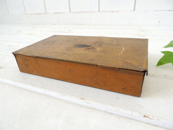 【AUTOMOTIVE】工業系・ブリキ製・仕切り付き・ビンテージ・工具ケース・モーター系