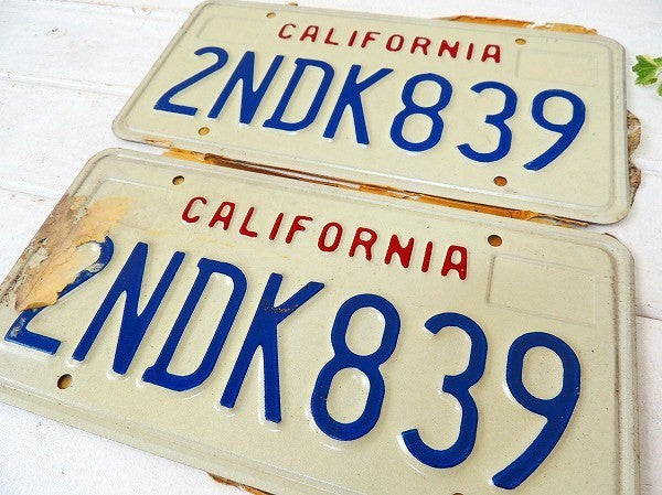 CALIFORNIA 2NDK839 カリフォルニア US デッドストック　ビンテージ　ナンバープレート　2枚　アメ車　自動車