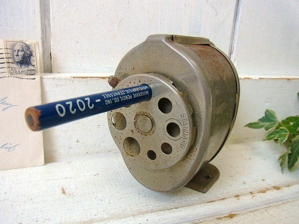 【BOSTON】シャビーなアンティーク・ペンシルシャープナー/鉛筆削り USA