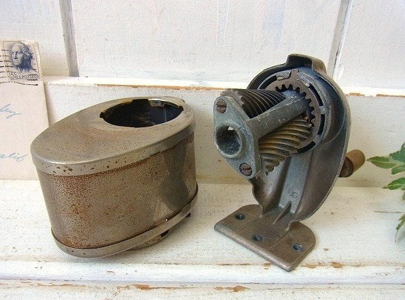 【BOSTON】シャビーなアンティーク・ペンシルシャープナー/鉛筆削り USA