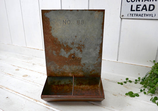 SANITARY FEEDER シャビー・ブタ柄・メタル製・ヴィンテージ・ピッグフィーダー・餌入れ