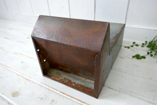 SANITARY FEEDER シャビー・ブタ柄・メタル製・ヴィンテージ・ピッグフィーダー・餌入れ