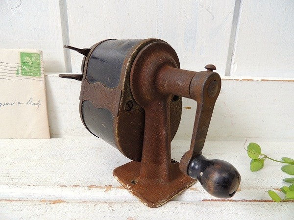 【ウッドハンドル/1つ穴タイプ】アンティーク・ペンシルシャープナー/鉛筆削り/USA/