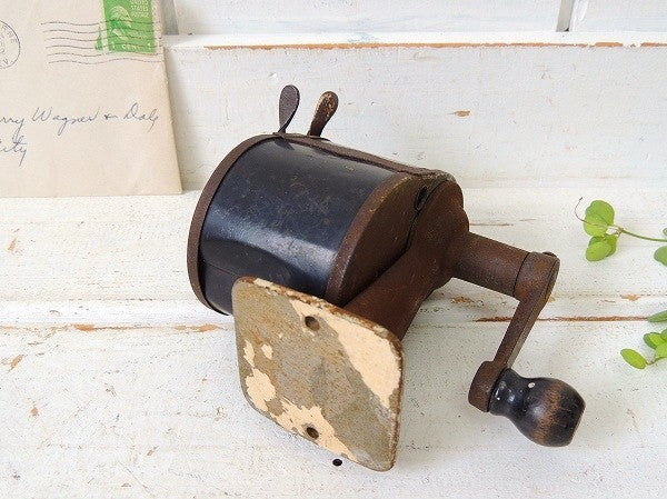 【ウッドハンドル/1つ穴タイプ】アンティーク・ペンシルシャープナー/鉛筆削り/USA/