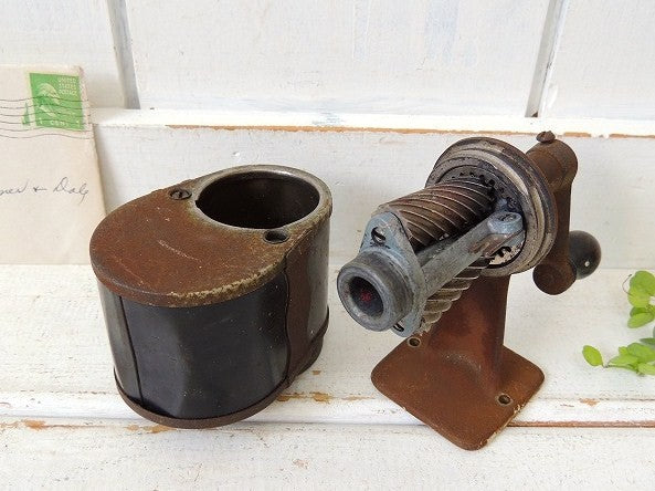 【ウッドハンドル/1つ穴タイプ】アンティーク・ペンシルシャープナー/鉛筆削り/USA/