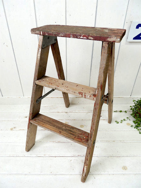 ペンキの付いた木製・アンティーク・ステップラダー/脚立