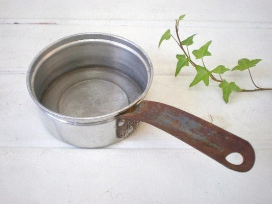 アルミ製の小さなアンティーク・ソースパン/片手なべ　USA