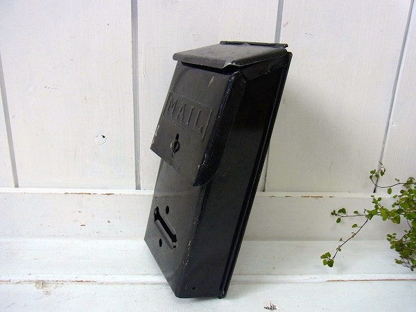 黒色のティン製・アンティーク・メールボックス/郵便受け/ポスト　USA