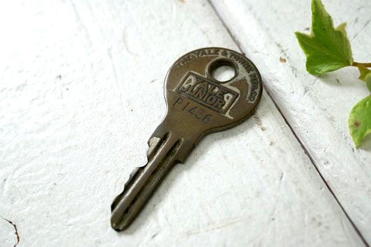 YALE JUNIOR・真鍮製・ヴィンテージ・Key・キー・エール・ジュニア 鍵・OLDキー