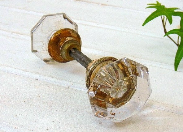 8角形のガラス製×真鍮製・アンティーク・ドアノブ USA