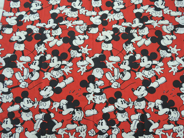 【ミッキーマウス】ディズニー・ミッキーマウスの総柄・ヴィンテージ・カーテン生地 USA