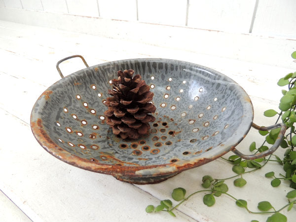 【ジャンク&シャビー】ホーロー製・脚付き・アンティーク・コランダー・水切りボウル・USA