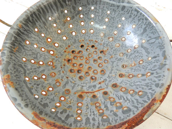 【ジャンク&シャビー】ホーロー製・脚付き・アンティーク・コランダー・水切りボウル・USA