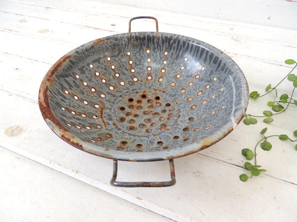 【ジャンク&シャビー】ホーロー製・脚付き・アンティーク・コランダー・水切りボウル・USA