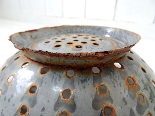 【ジャンク&シャビー】ホーロー製・脚付き・アンティーク・コランダー・水切りボウル・USA