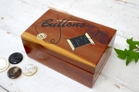 【Buttons】木製・ヴィンテージ・ボタンケース・裁縫箱・木箱・ウッドボックス・スーベニア USA