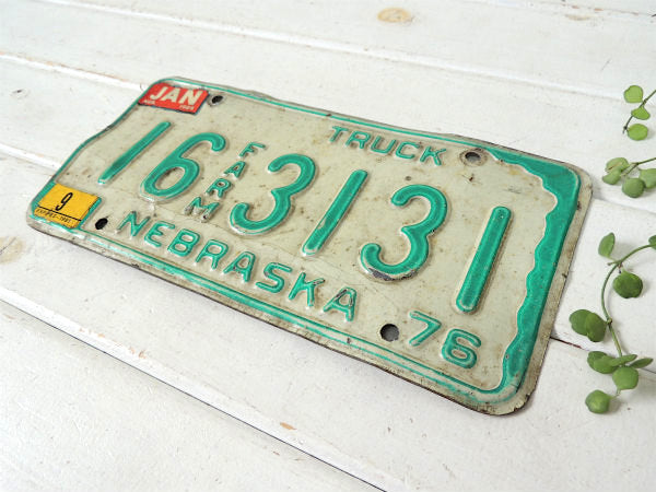 US ネブラスカ州・TRUCK・グリーン・1976 トラック ナンバー・ビンテージ・ナンバープレート