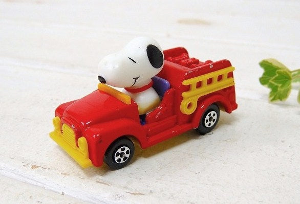 【スヌーピー】SNOOPY・AVIVA社・ダイキャスト製・80'sヴィンテージ・ミニカー/消防車