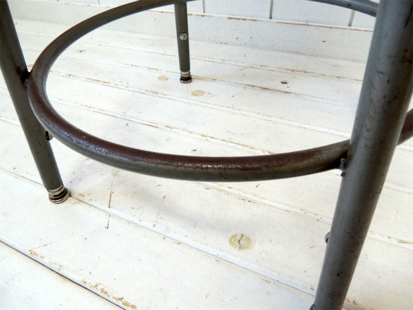 【MAYLINE】工業系のヴィンテージ・ラウンドスツール/チェア/ガレージスツール USA