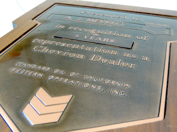 Chevron シェブロン オイルカンパニー・5YEARS アドバタイジング 壁掛け式・ヴィンテージ・オブジェ