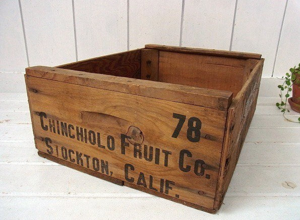 白いペンキの付いたヴィンテージ・ウッドボックス/木箱/フルーツ箱 USA